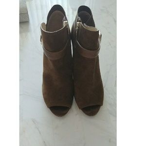 Military green ankle open toe boots with gold